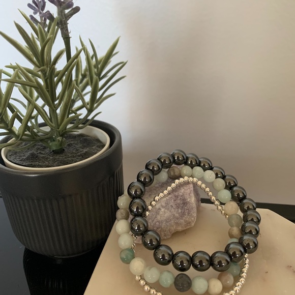 Crystal bracelet stack. - Picture 2 of 4